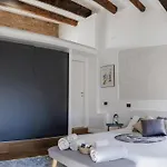 The New Place Ferrara