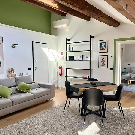 The New Place Apartment *