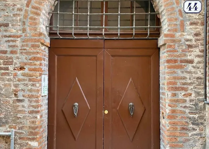 The New Place アパート *